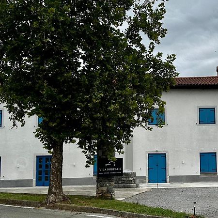 Vila Borealis Komen Εξωτερικό φωτογραφία